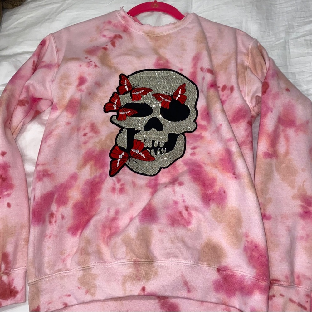 PINK/RED TIE DYE SKULL CREWNECK